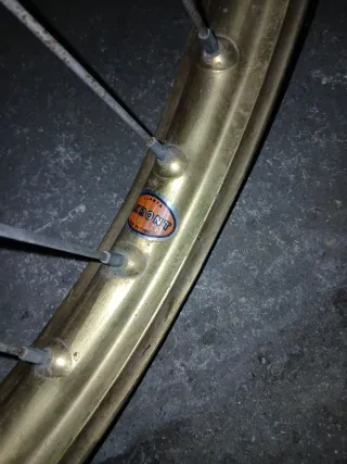 Llanta Akront 21 con disco de freno