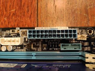 Placa Base Asus P8Z77 WS + 2 Memorias + Micro