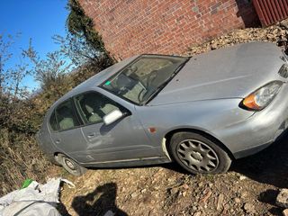 Nissan Primera 1999