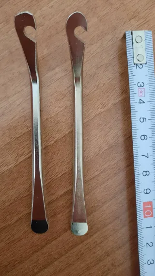 2 desmontadores de metal para bicicleta