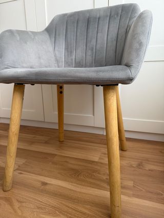 Silla Adslev de comedor/escritorio de ante gris