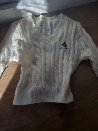 Jersey blanco trenzado con letra A