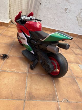 Moto infantil Ducati a batería