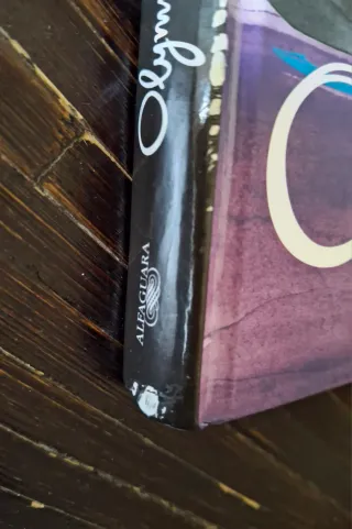 Dos libros de Olympia y las Guardianas de la Rítmi