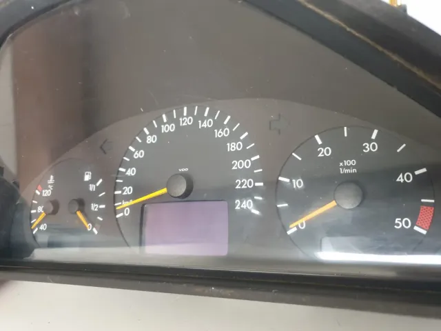 Cuadro instrumentos Mercedes Clase E W210