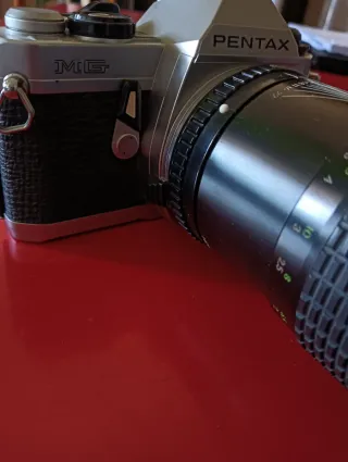 Cámara Pentax MG + Objetivo Sigma 75-200mm