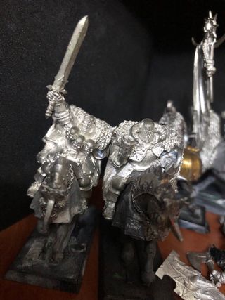 Warhammer 6 Caballeros del Caos Metal