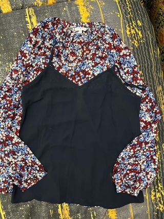 Blusa Tommy Hilfiger floral Talla M