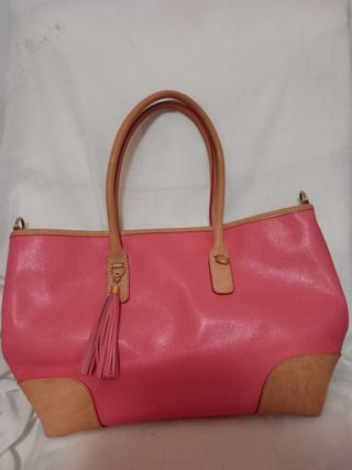 Bolso rosa y beige.