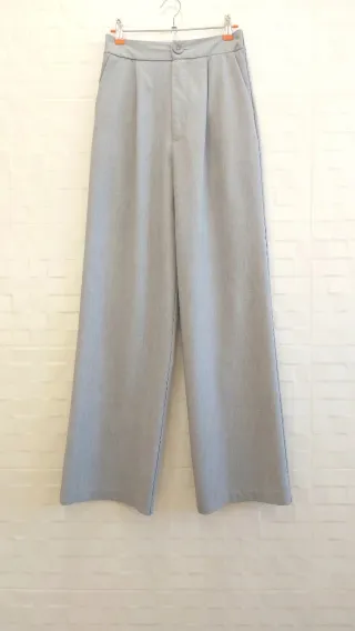 Pantalón ancho Stradivarius gris T.36
