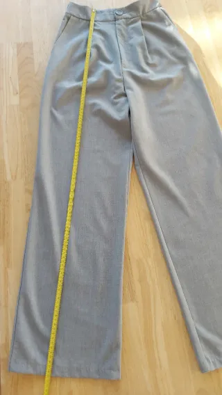 Pantalón ancho Stradivarius gris T.36