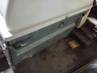 Remolque ligero con tapa