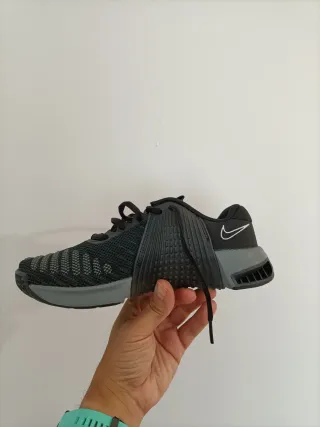 T36 Nike Metcon 9  Negras