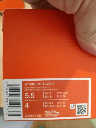 T36 Nike Metcon 9  Negras