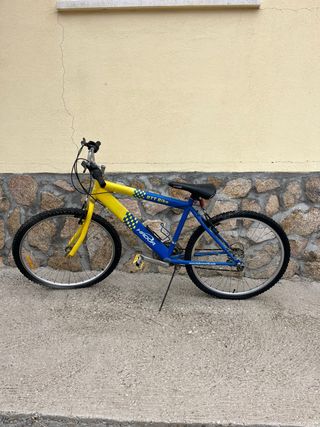 Bicicleta BTT HADOR amarilla y azul