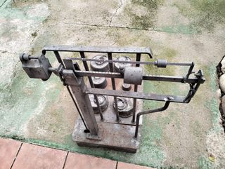 Balanza antigua de hierro forjado