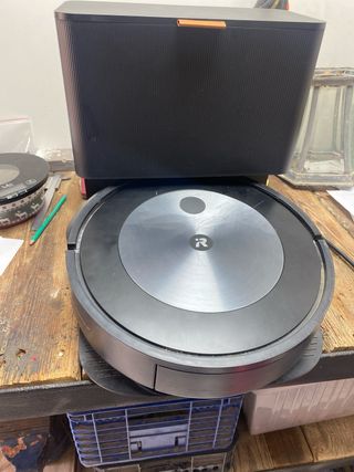 iRobot Roomba con base autolimpiante