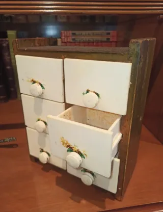 Antiguo especiero vintage madera