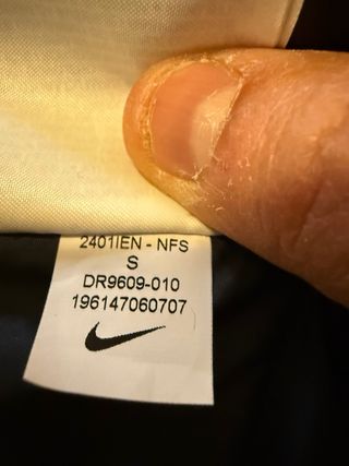 Cazadora Nike Negra con Capucha