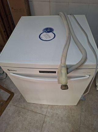 Lavavajillas blanco