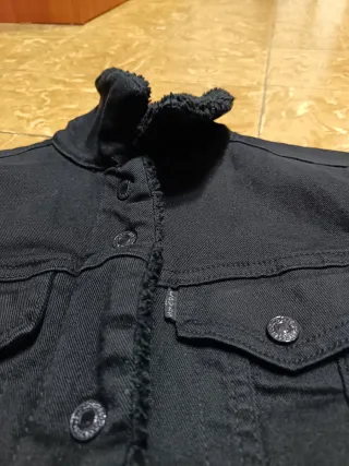 Cazadora Vaquera Borrego Levi's Negra Y2K Mujer