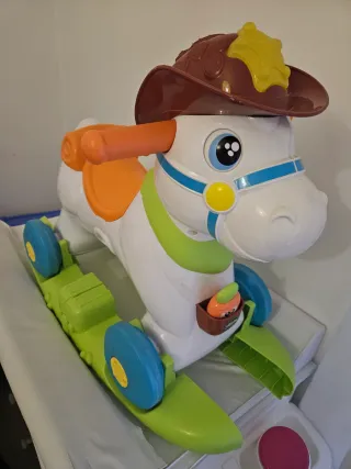 Cavallo Chicco a dondolo con cappello