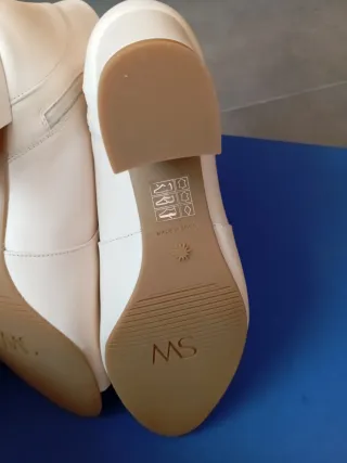 Botines Stuart Weitzman Blanco y Negro