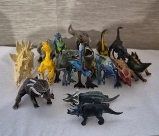 Set 17 dinosauri