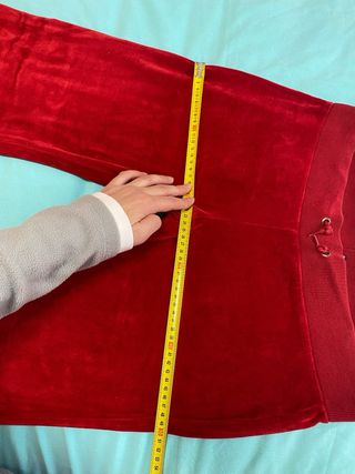 Chándal terciopelo rojo Zara