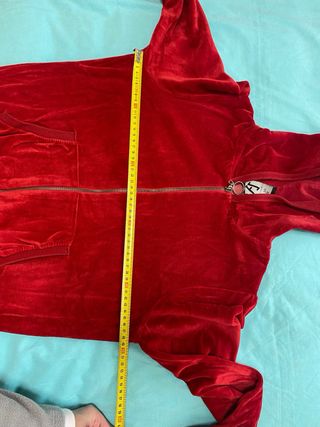 Chándal terciopelo rojo Zara