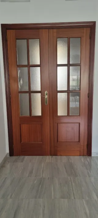 Puerta interior madera maciza