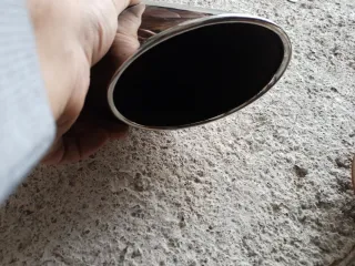 Cola de escape ovalada