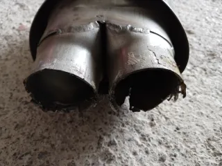 Cola de escape ovalada