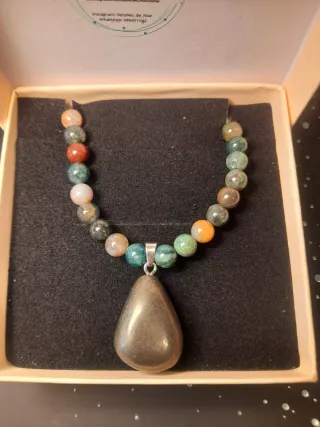 Collar artesanal piedras naturales