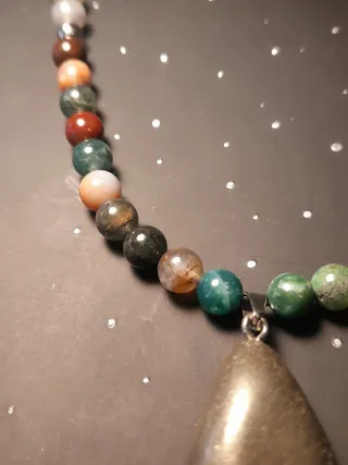 Collar artesanal piedras naturales