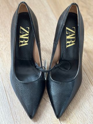 Zapatos de salón Zara negros