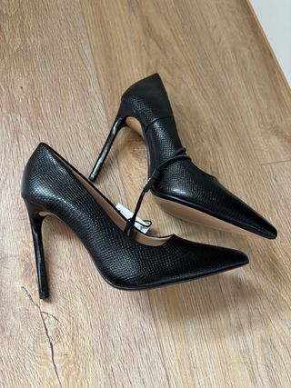 Zapatos de salón Zara negros