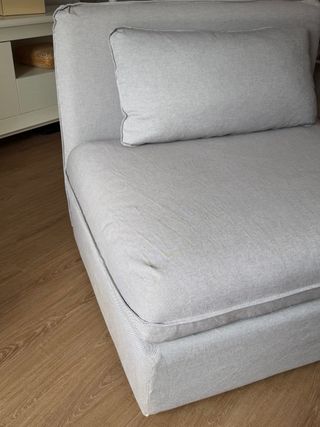 Sofá individual gris claro