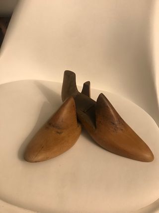 Antiguas hormas de zapato de madera