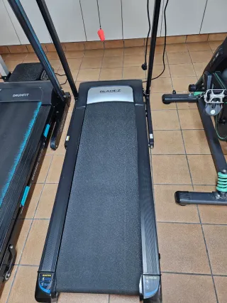 Cinta de correr Bladtiene los precintos de fabrica