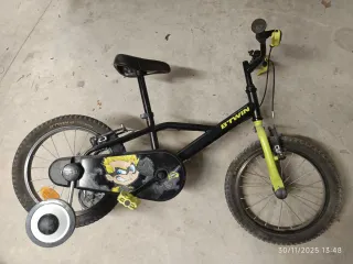 Bicicleta 16 infantil con ruedines