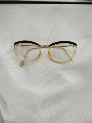 Gafas vintage beige y marrón