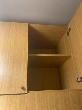 Armario grande de madera