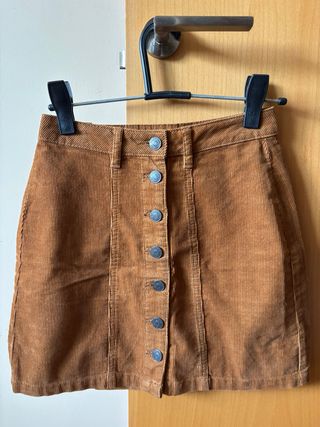 Falda de pana marrón