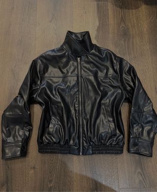 Chaqueta bomber cuero Zara negra