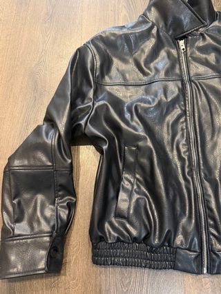 Chaqueta bomber cuero Zara negra