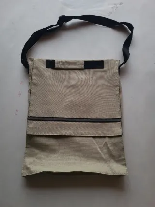 Bolso de hombro beige