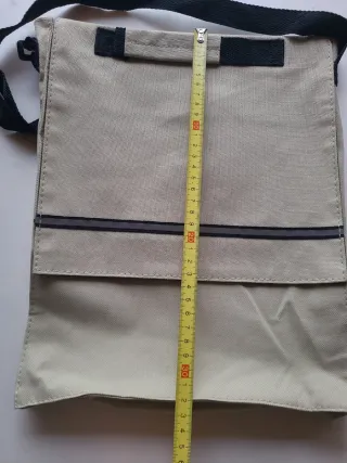 Bolso de hombro beige