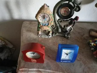 Lote 4 orologi decorativi funzionanti