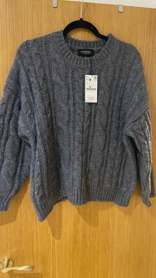 Jersey Stradivarius trenzado gris talla S